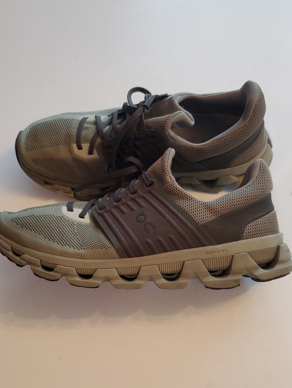 On Cloud Mens  Cloudswift 3 AD Running  Athletic Shoes in Olive and Black